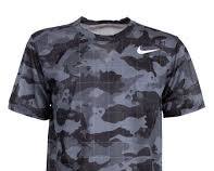 Imagen de Camiseta blanca con el logotipo Nike en estampado de camuflaje