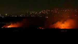 Vecinos reportan mala calidad del aire en Nezahualcóyotl por quema de pastizales, humo afecta al Valle de México