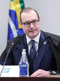 Zanin mantém presidente do TJ como governador interino do Rio