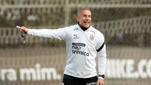 Sylvinho de volta ao Corinthians? Relembre passagem pelo clube