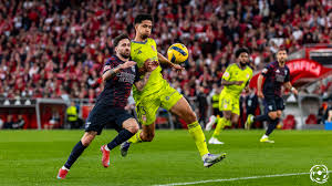 Benfica volta a criticar arbitragem com novo vídeo: «Contra o Benfica, penálti. A favor, já não é. Afinal, qual é o critério?»