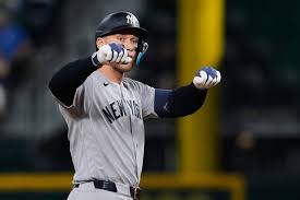 ジャッジ、村上宗隆らに並ぶメジャー最多の１１号ソロ含む３長打 ＯＰＳも一気に上昇（スポーツ報知）