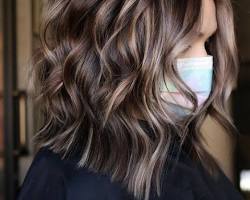 Image de Short brown hair with highlights