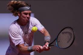 ATP Roma 2026, Andrey Rublev e Daniil Medvedev avanzano. Prosegue la moria di testa di serie