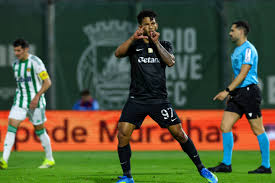 Ao terceiro pedido de penálti Suárez fez o empate do Sporting (vídeo)