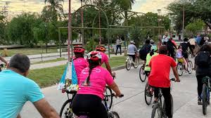 ¡Imperdible! Santiago Celebra a lo Grande: ¡Pedaleada Familiar y Festejos!