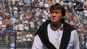 Cómo le fue ante Falcioni y el Decano