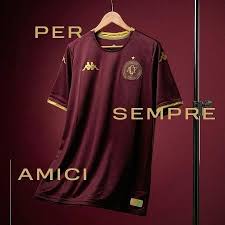 Chapecoense lança uniforme de goleiro que homenageia time italiano; veja