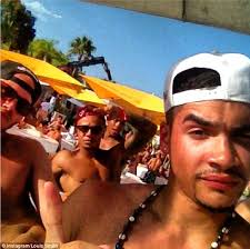 Louis Smith gorges on burgers, beer and champagne as he enjoys ANOTHER boozy day in Ibiza ... - article-2385579-1B2D3A9A000005DC-517_634x630