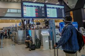 OR Tambo Chaos: Long Queues & Travel Delays! What's Going On? - Imagen principal del artículo