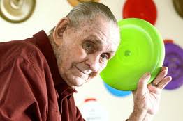 Frisbee Inventor Fred Morrison Dies at 90 - WSJ.com - NA-BE205_REMEM_D_20100211175320