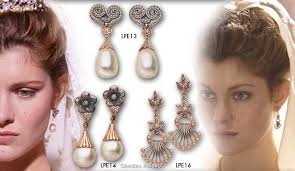 ... jewels remaking the XVIII century fashion. They have been worn by Elisa and other feminine characters. orecchini di Elisa di Rivombrosa - ElisaOrecchPerle