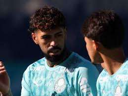 Líder do Brasileirão, Palmeiras intensifica preparação para retomada da temporada