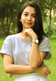 Hasil gambar untuk bugil telanjang NAJWA SHIHAB indonesia presenter tv