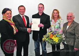 Das Foto zeigt v.l. Sabine Kelm-Schmidt (stellv. Landrätin Ennepe ...