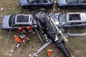 Pilotos de helicópteros que caíram no Rio eram experientes e instrutores de voo, diz prefeito