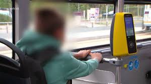 Povestea copilului de 11 ani, salvat cu ajutorul unui mesaj RO-Alert. Gestul unui șofer de troleibuz a adus un final fericit