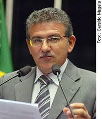 ... o senador José Nery (PSOL-PA) lamentou a morte do escritor paraense e ex-deputado federal constituinte Benedicto Monteiro, falecido no último dia 15. - imagem112978