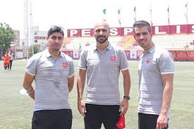 یک پیشکسوت در کادر فنی پرسپولیس/ وظایف مربیان مشخص شد