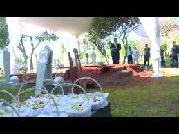 ACARA PEMAKAMAN TAUFIQ KIEMAS DI TAMAN MAKAM PAHLAWAN KALIBATA 2013 Isi Pesan Terakhir Taufik Kiemas