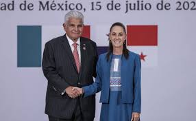 Sheinbaum recibe en Palacio Nacional al presidente de Panamá