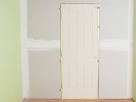 How to install interior door