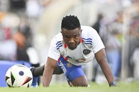 Paseka Mako Joins Kaizer Chiefs After Pirates Exit: Big Soweto Move! - Imagen principal del artículo