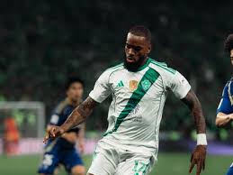 إيفان توني على موعد مع صفحة تاريخية رفقة الأهلي في الدوري السعودي