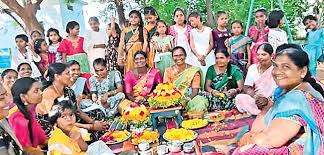 https://www.ntnews.com/literature-more/uyyala-bathukamma-songs-in-folk-song-literature-2159317