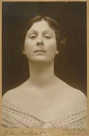 Isadora Duncan - 220px-Isadora_Duncan_portrait