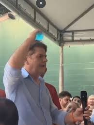 Cid Gomes passa mal durante convenção no Ceará: 'Tenho síncope vasovagal'
