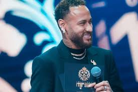 Amigos influenciadores compram fim de semana com Neymar em leilão