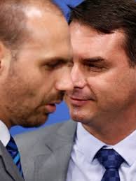 Daniela Lima: Viagem e ameaça de Eduardo destroem Flávio Bolsonaro moderado
