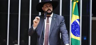 Liderança bolsonarista, Zé Trovão critica Bolsonaro por prisões após o 8 de Janeiro: "covarde"