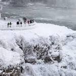 Winter storm threatens East Coast,