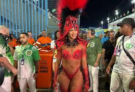 Os desafios ‘camaleônicos’ de Iza no desfile da Imperatriz