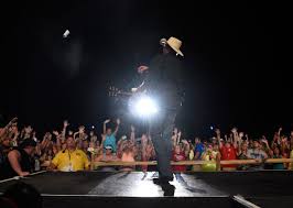 Country music legend worth nearly $200 million is walking away. Here’s why