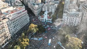 Marcha Universitaria Urgente: ¿Qué Pasa con el Financiamiento?