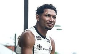 Athletico-PR decide tirar Rony do Santos e negociação ganha força após Odair pedir contratação do atacante
