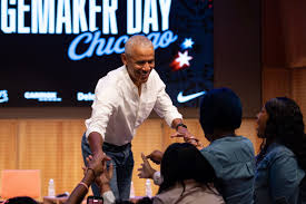 Obama drops in at WNBA event inspiring ninth grade girls at presidential center