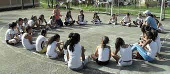 Resultado de imagen de las niñas y la regla en el deporte