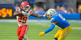 Kareem Hunt Returns to Kansas City Chiefs Amid Isiah Pacheco's Injury