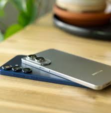 The Samsung Galaxy S25 Edge is a big phone with small phone energy