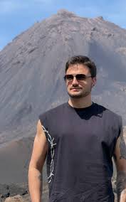 Felipe Neto se retrata por uso pejorativo de termo religioso