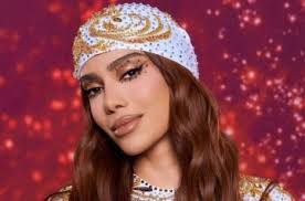 Anitta revela segredos de beleza para enfrentar a maratona de carnaval