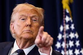 Trump ameaça Irã com ataque '20 vezes mais forte' se houver bloqueio de petróleo no Estreito de Ormuz