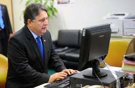 Redes sociais de Garotinho garantem primeiro lugar
