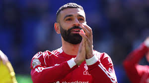 Mohamed Salah, l’attaquant de Liverpool, serait sur le point de s’engager dans un transfert surprise vers un cador européen, où il évoluerait aux côtés d’une ancienne star de Manchester City