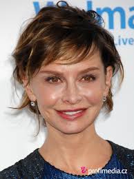 účes celebrity - Calista Flockhart - Calista Flockhart. Calista Flockhart. Zväčšiť fotku | Komentáre: 0 | Hlasov: 3. Pridať na Facebook - flockhart1a1513