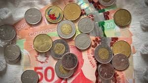 Le salaire minimum au Québec augmente très bientôt : On l’a comparé au reste du Canada